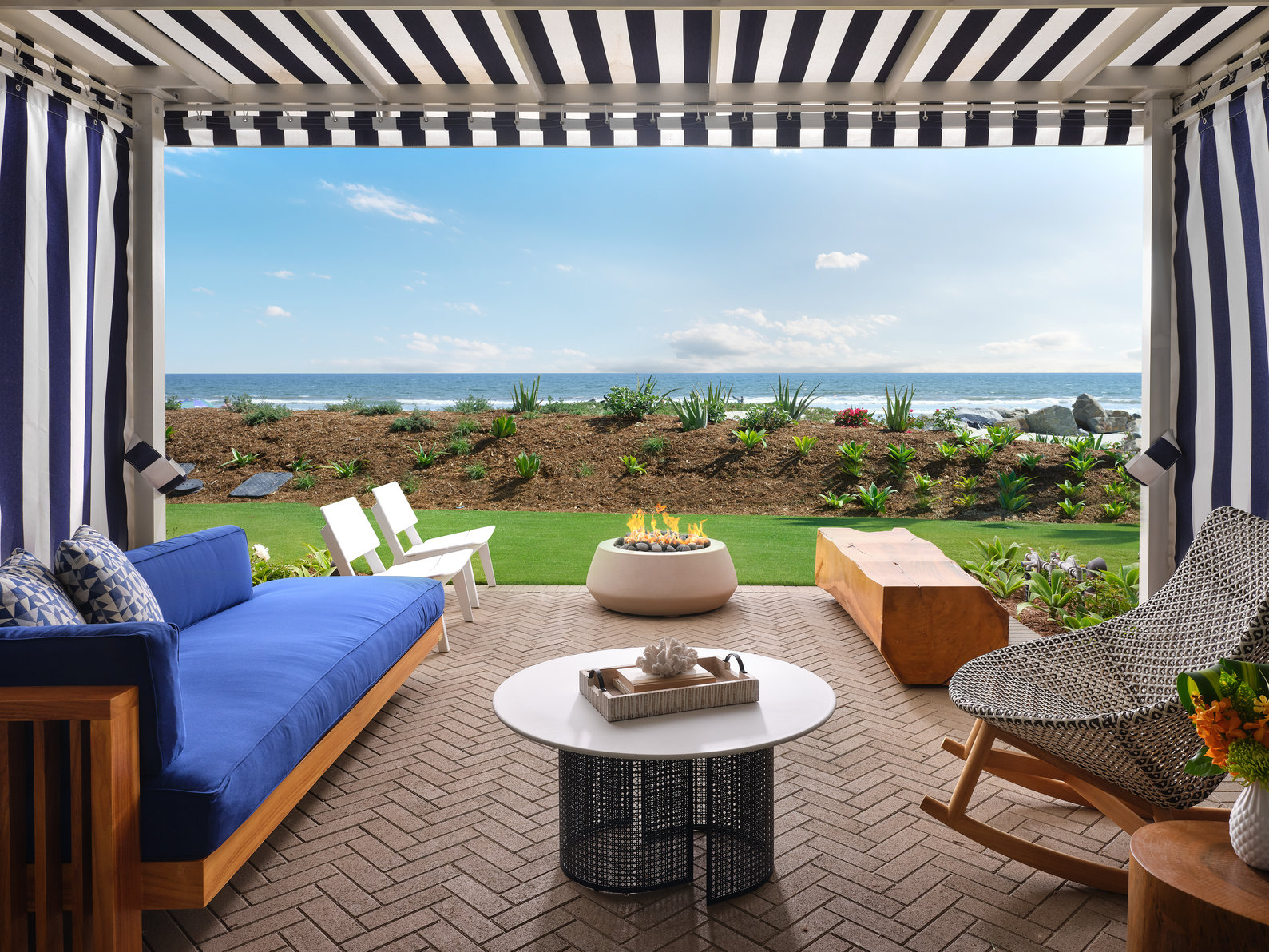 Hotel del Coronado, Curio Collection by Hilton Room Type - VIEWS BCHSD TER FIREPIT 2Q