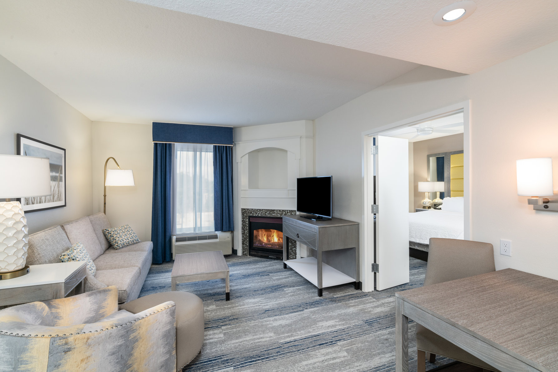Hampton Inn and Suites Amelia Island Historic Harbor Front Room Type - 1 KING 1 BEDROOM SUITE NS