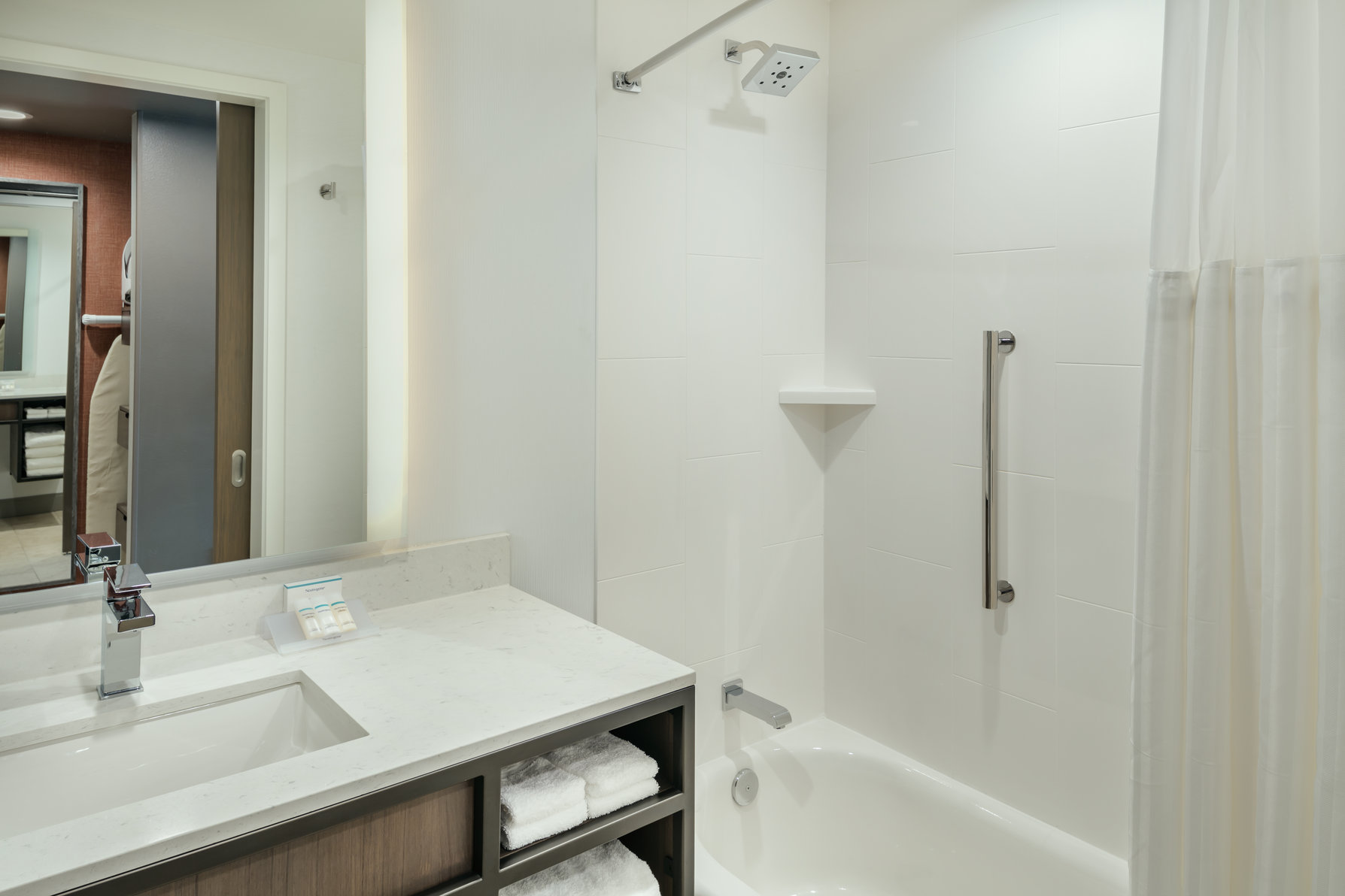 Hilton Garden Inn Wenatchee Room Type - 1KNG MOB HEAR ACC TUB RIVR
