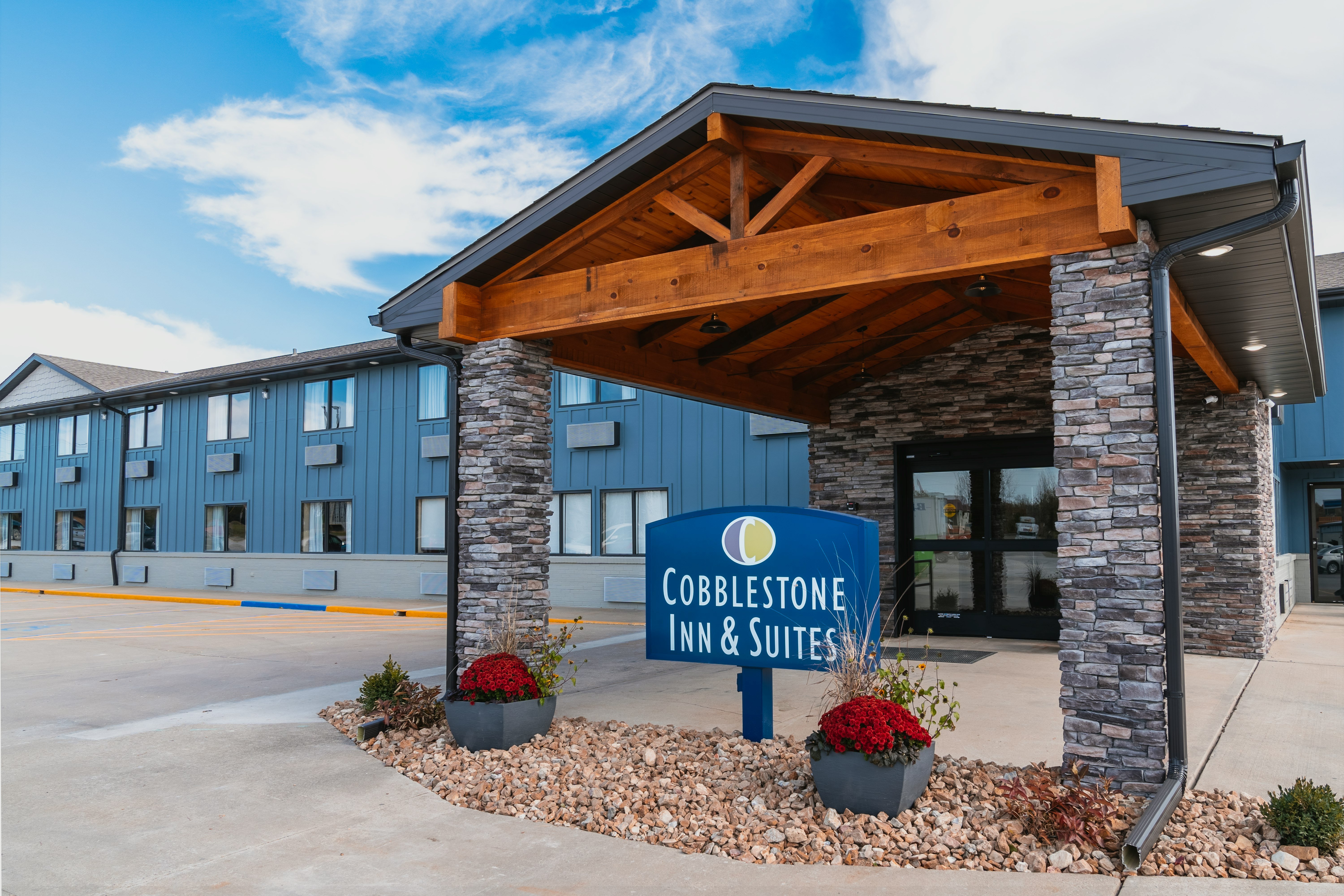 Cobblestone Inn & Suites
