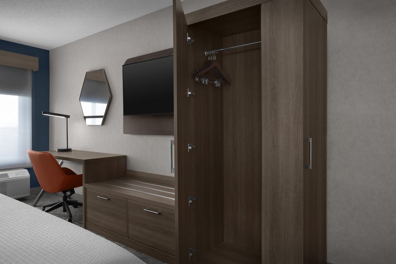 HOLIDAY INN EXPRESS W ACRES