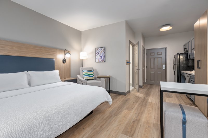CANDLEWOOD SUITES THE WOODLAND