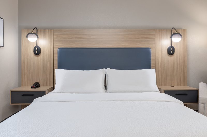 CANDLEWOOD SUITES THE WOODLAND