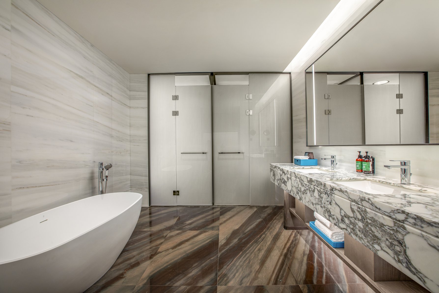 Crowne Plaza LINYI OLYMPIC SPORTS CENTRE by IHG Room Type - 1 King Premium Lounge Access Olympic Park View