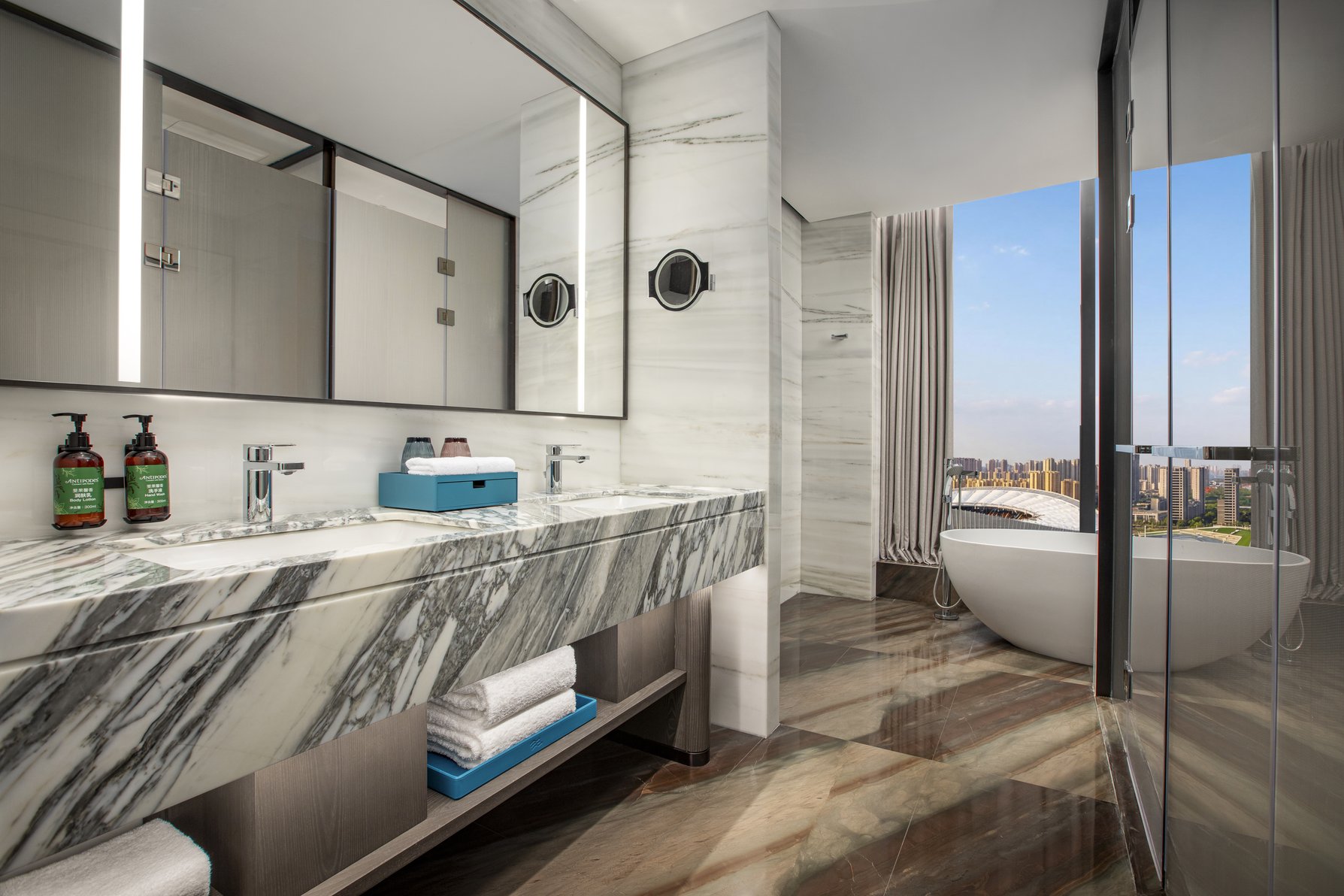 Crowne Plaza LINYI OLYMPIC SPORTS CENTRE by IHG Room Type - 1 King Executive Suite Lounge Access