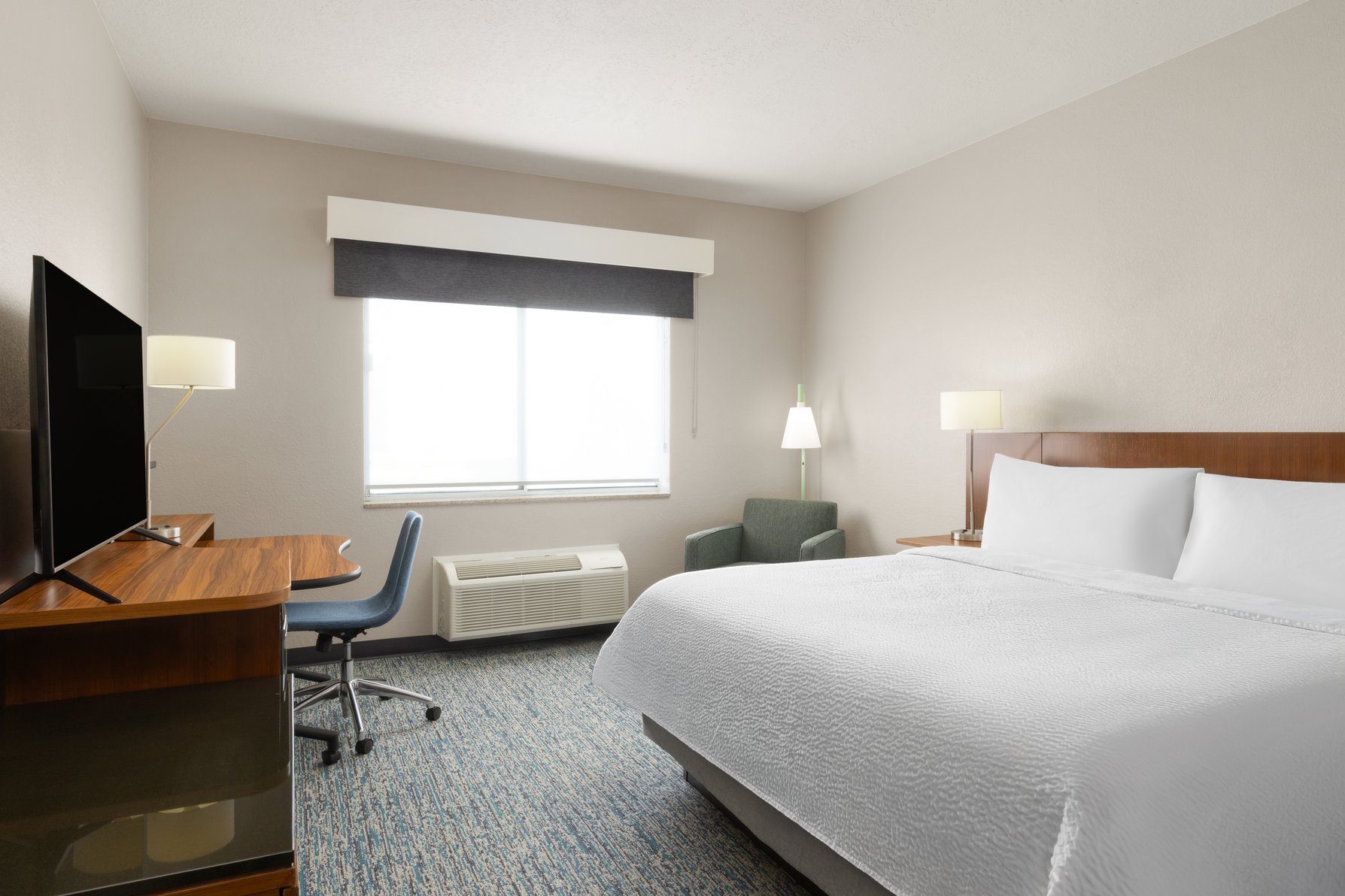 Garner Hotel PROVO SOUTH by IHG Room Type - Standard Room, 1 King Bed, Accessible Bathtub
