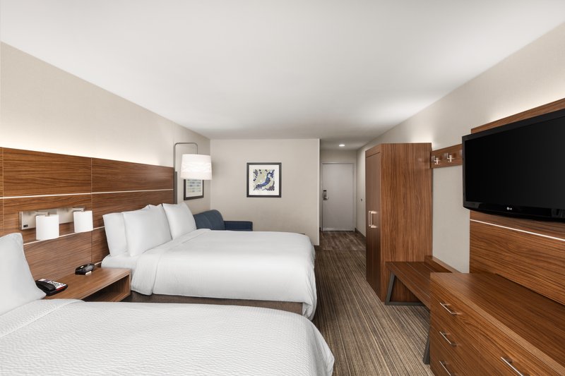 TWO QUEEN BEDS WITH PULL OUT SOFABED