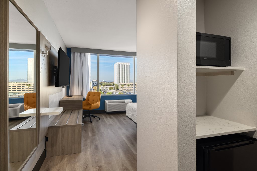 Holiday Inn Express & Suites PHOENIX - MIDTOWN Room Type - 2 Queen Standard