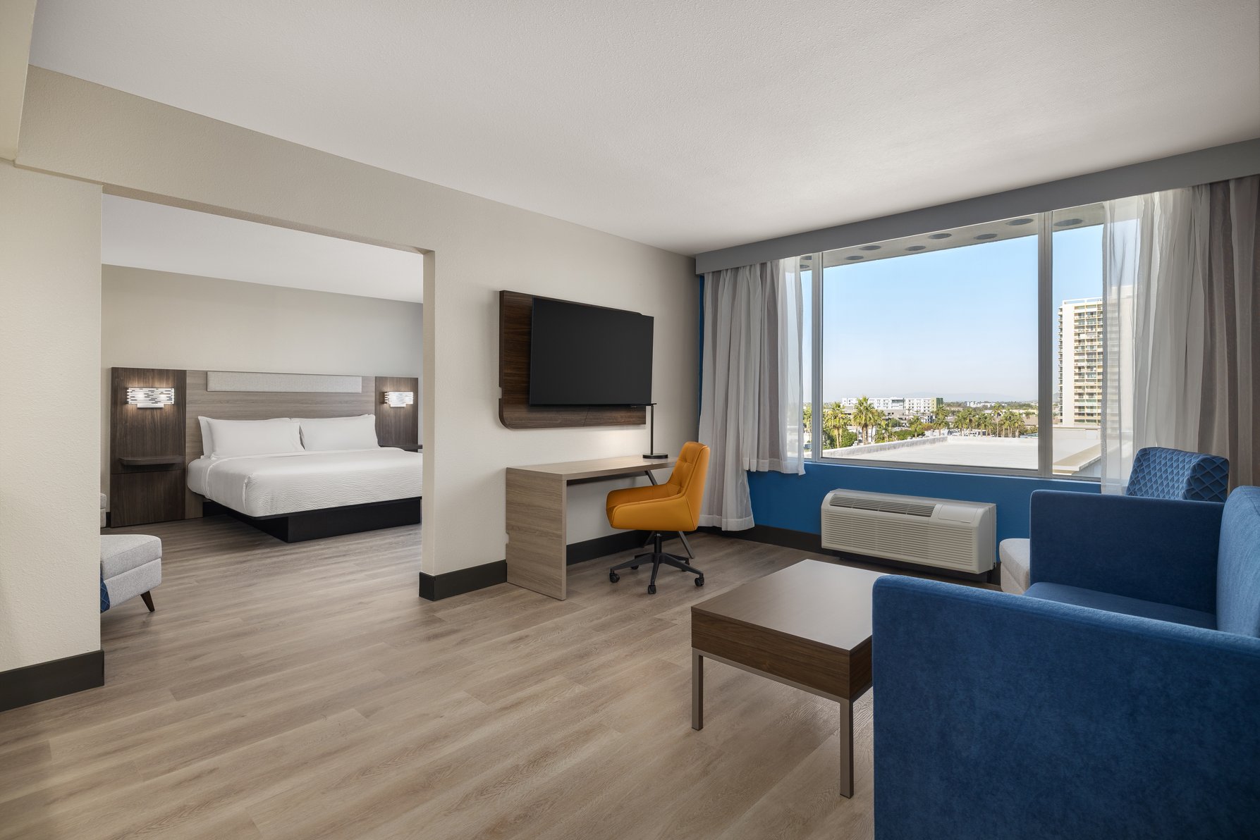 Holiday Inn Express & Suites PHOENIX - MIDTOWN Room Type - 1 King Suite