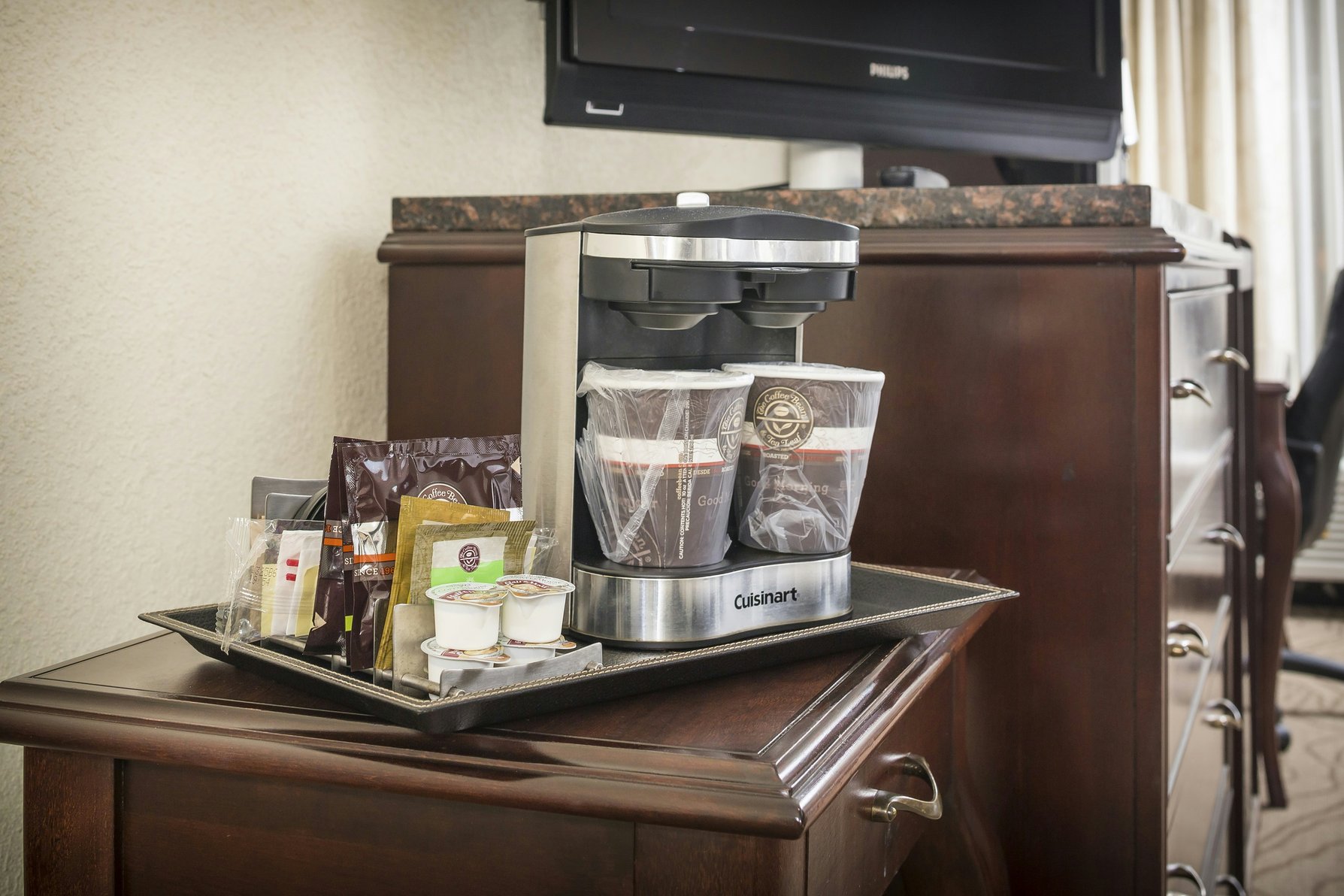 DoubleTree by Hilton Boston - Milford Room Type - 1 KING SUITE W SOFABED