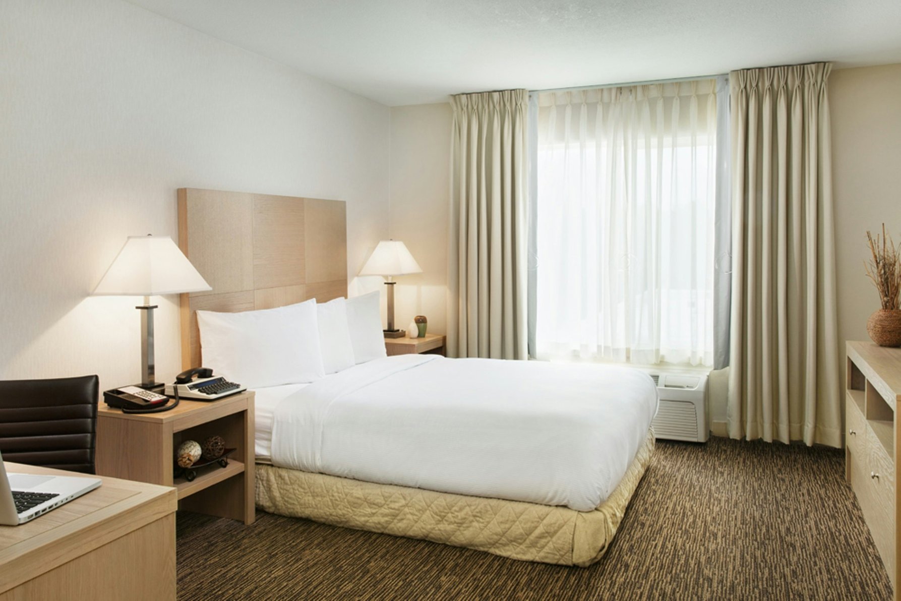 DoubleTree by Hilton Vancouver Room Type - 1 QUEEN MOB HR ACCESS NS