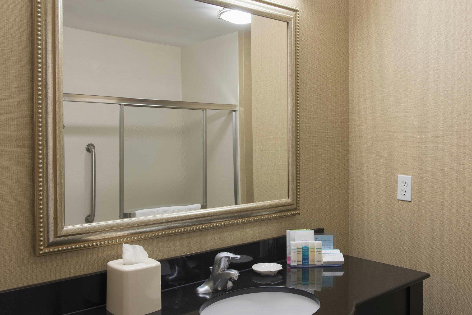 Hampton Inn & Suites by Hilton Danville Room Type - 1 KN ACC TUB STUDIO NOSMOK