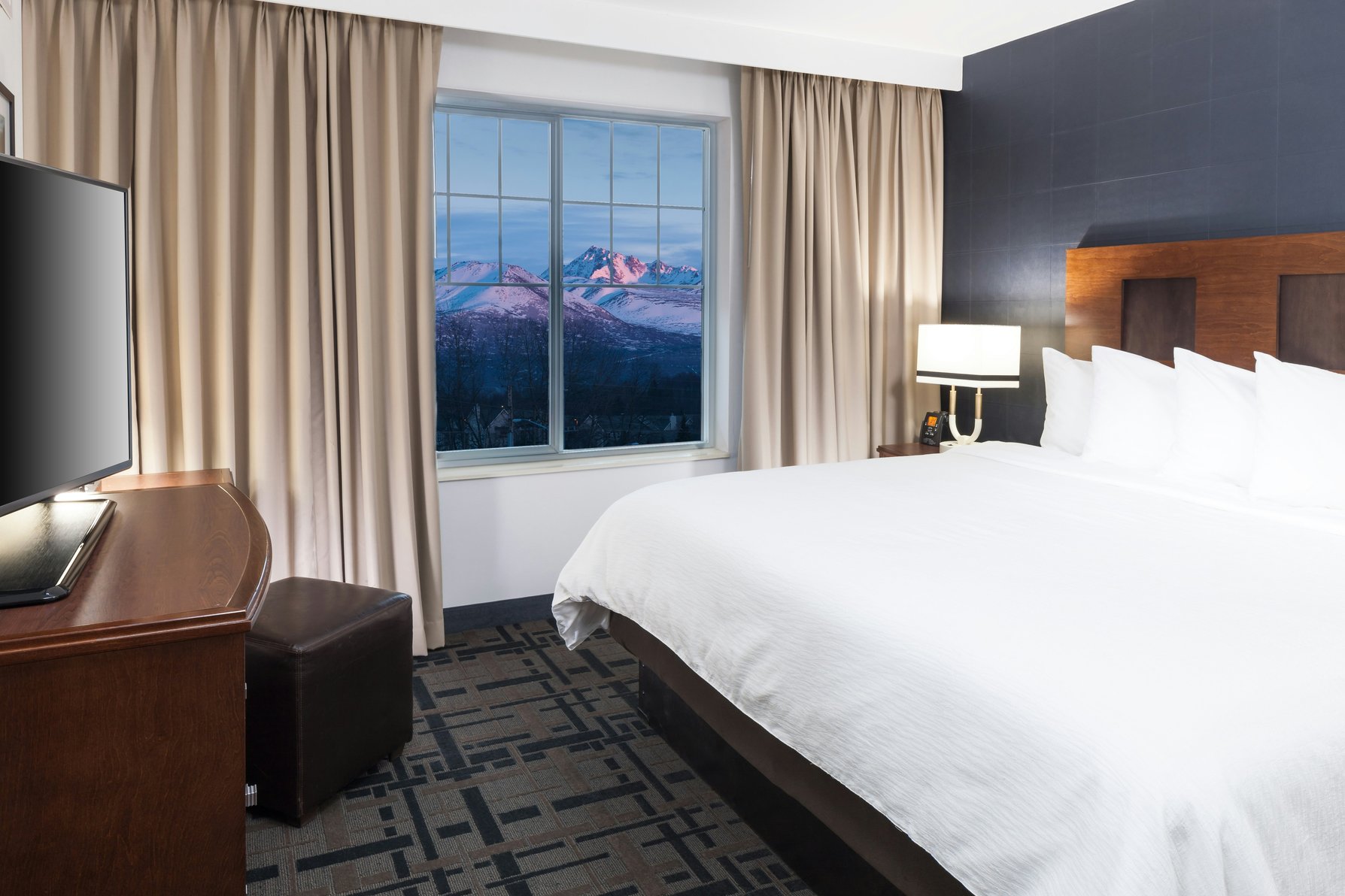 Embassy Suites Anchorage Room Type - 1K PREM MOB HEA ACC TUB NS