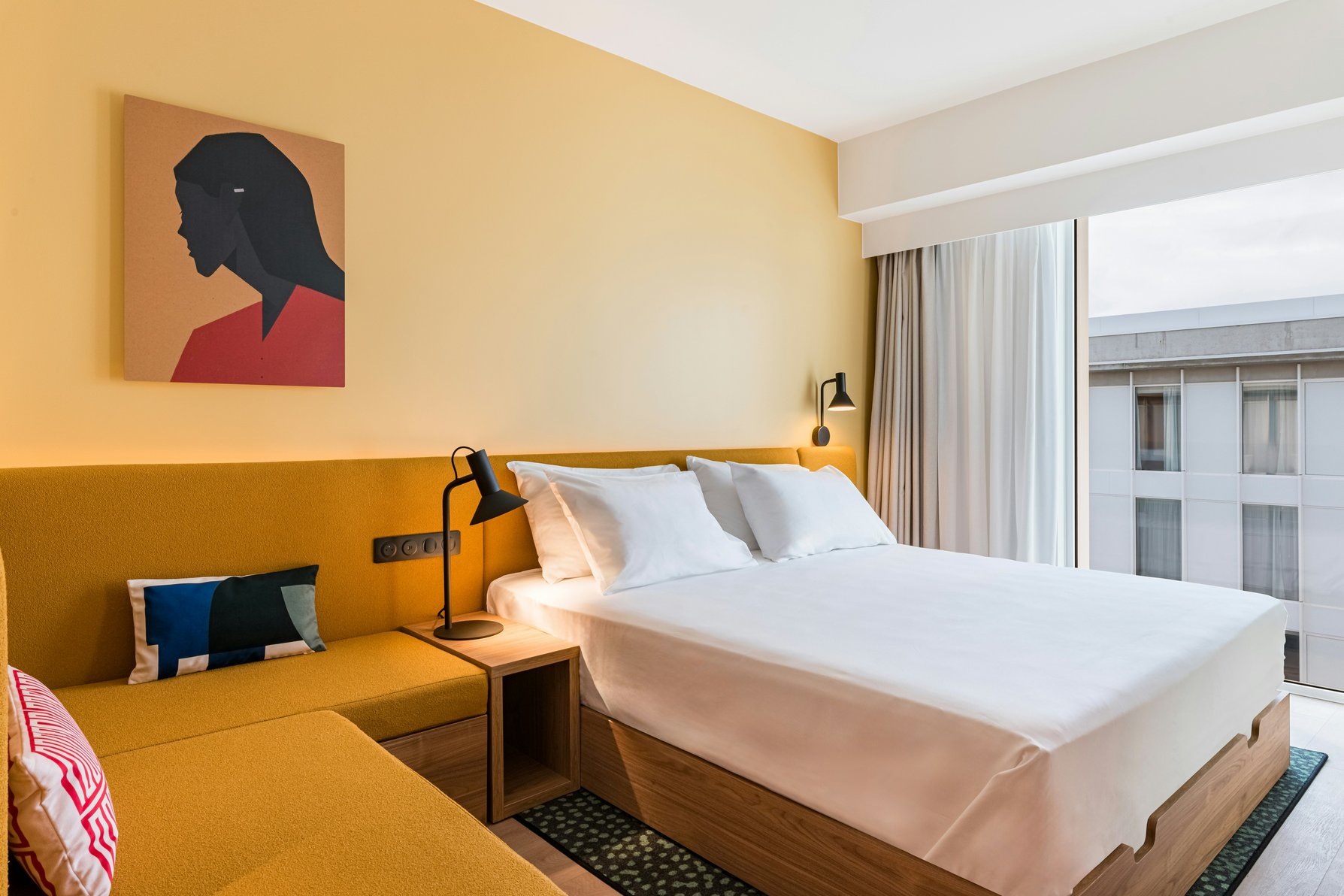 Hampton by Hilton Bordeaux Merignac Airport Room Type - KING ROOM WITH SOFA BED