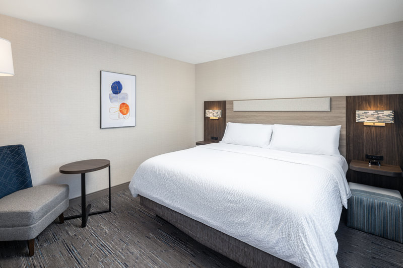 HOLIDAY INN EXP STES NAMPA
