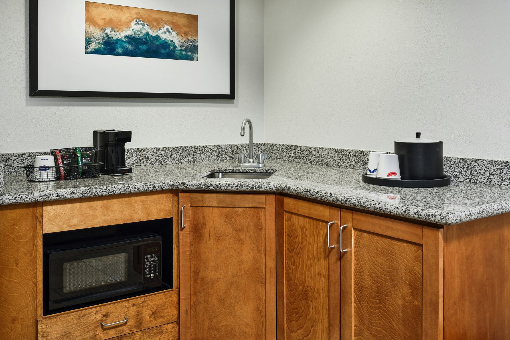Hampton Inn & Suites by Hilton Destin Room Type - 1KG HEAR ACC STU STE NS 4