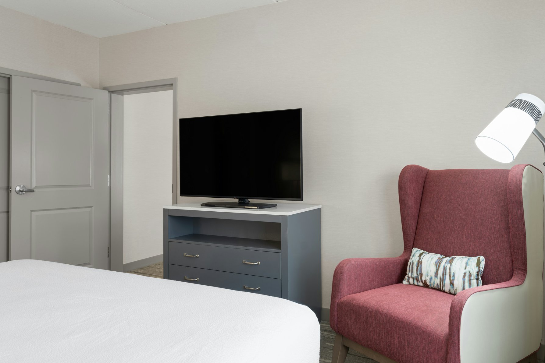 Hilton Garden Inn Lenox Pittsfield Room Type - 1KNG SUITE HEARING ACC