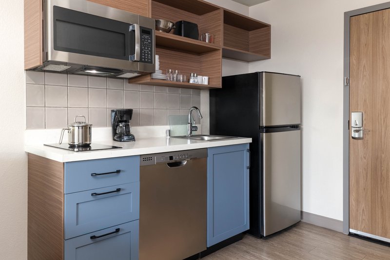 Candlewood Suites Las Vegas – E Tropicana
