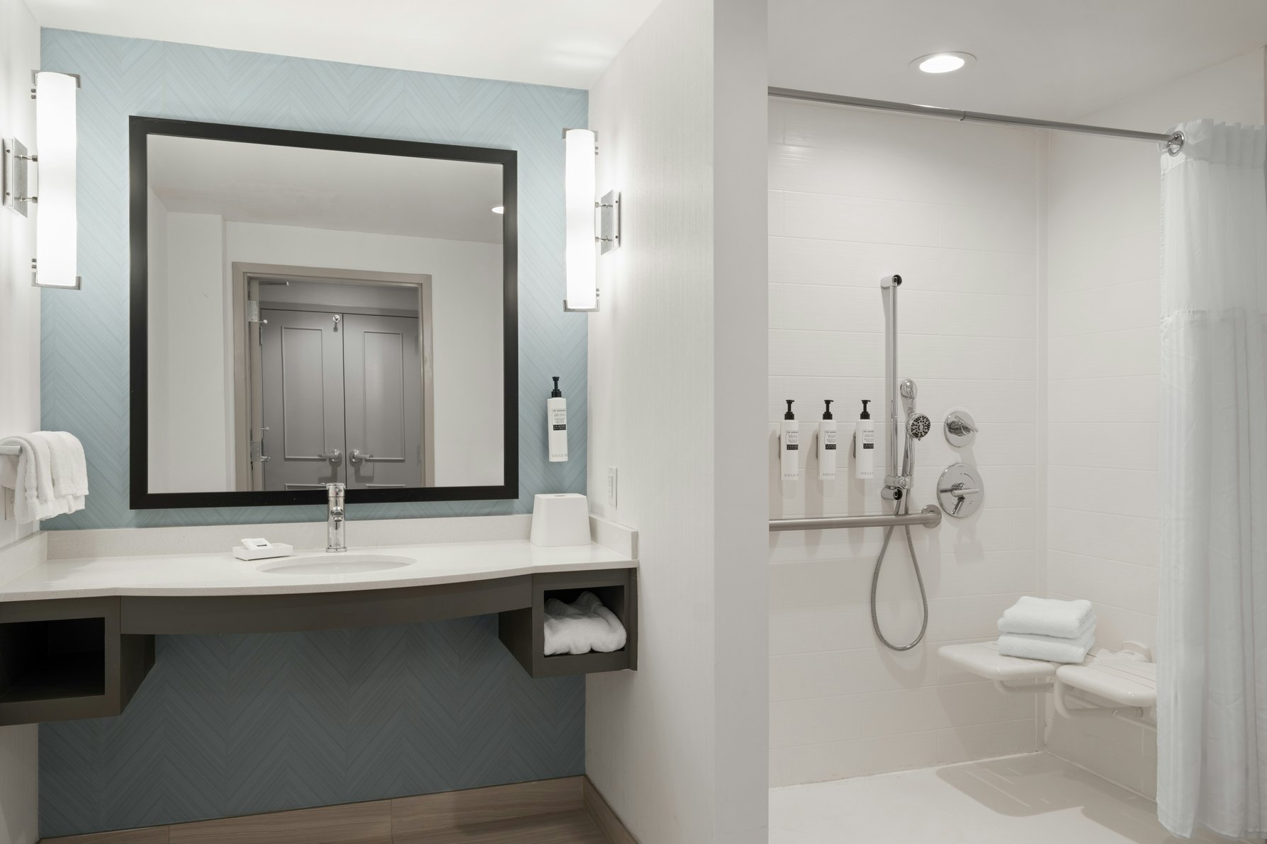 Hilton Garden Inn Lenox Pittsfield Room Type - 1KG DLX MOB HEA ACC RI-SHW