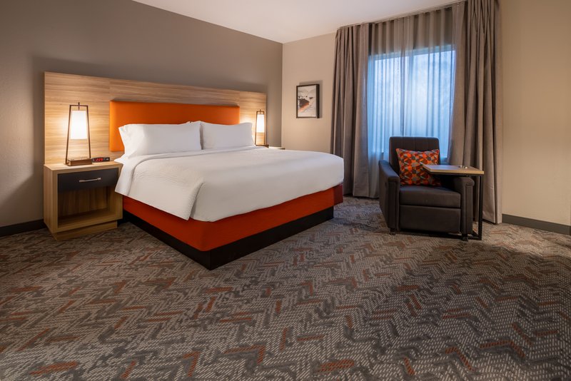 Candlewood Suites – Military Building 3705