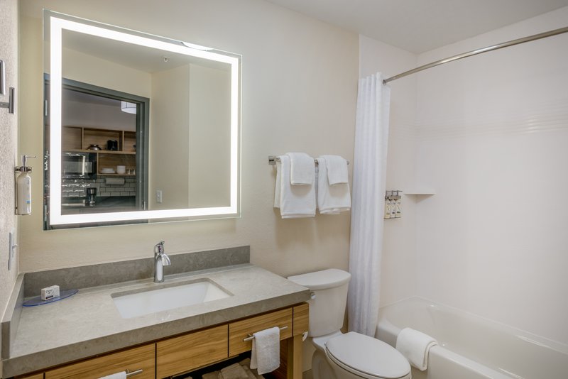 Candlewood Suites – Military Building 3705