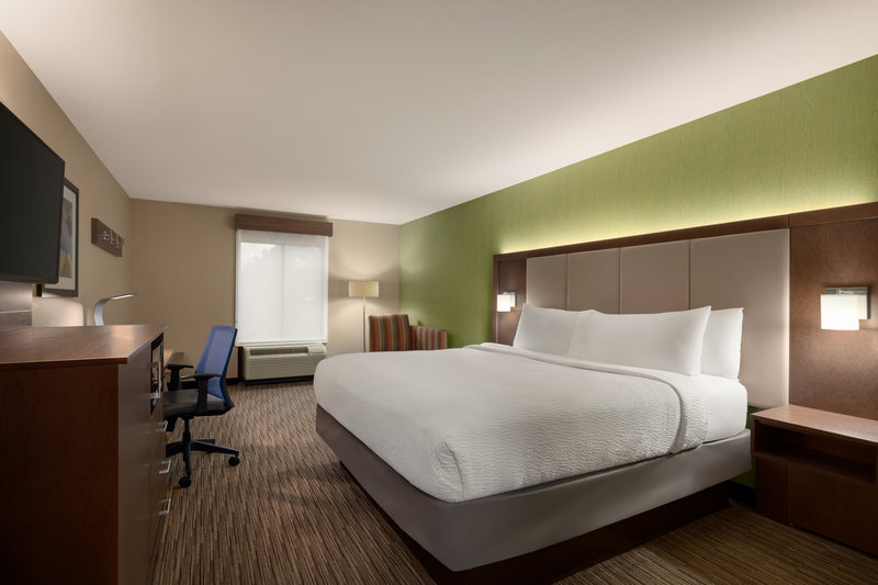 HOLIDAY INN EXP STES CUMMING