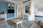 Family Suite, Larger Guest room, 1 King, Partial sea view
