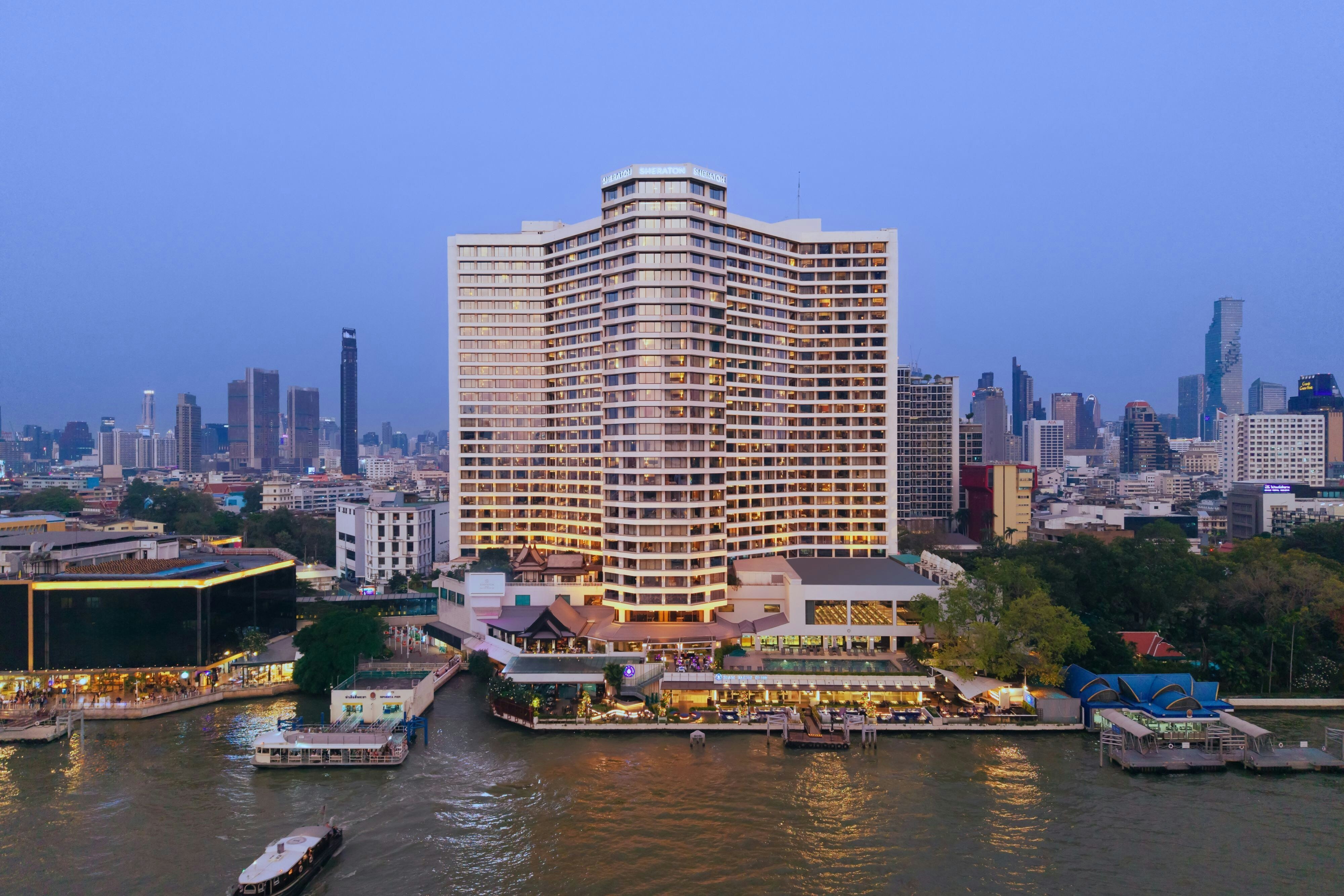 Royal Orchid Sheraton Riverside Hotel
