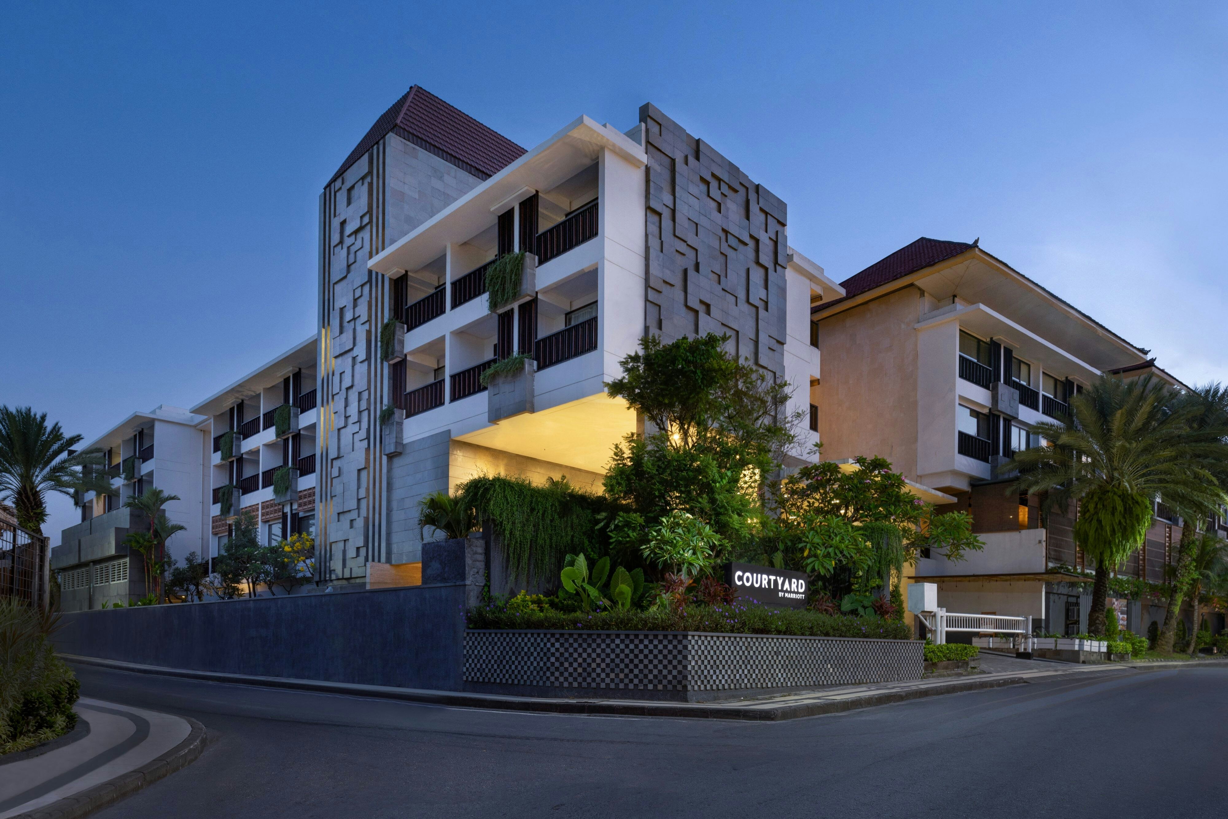 Courtyard Bali Seminyak Resort
