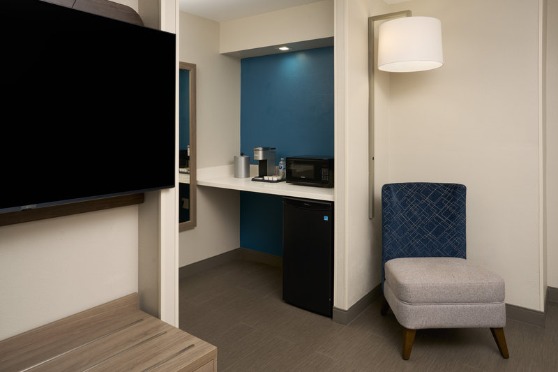 HOLIDAY INN EXP STES KENDALL E