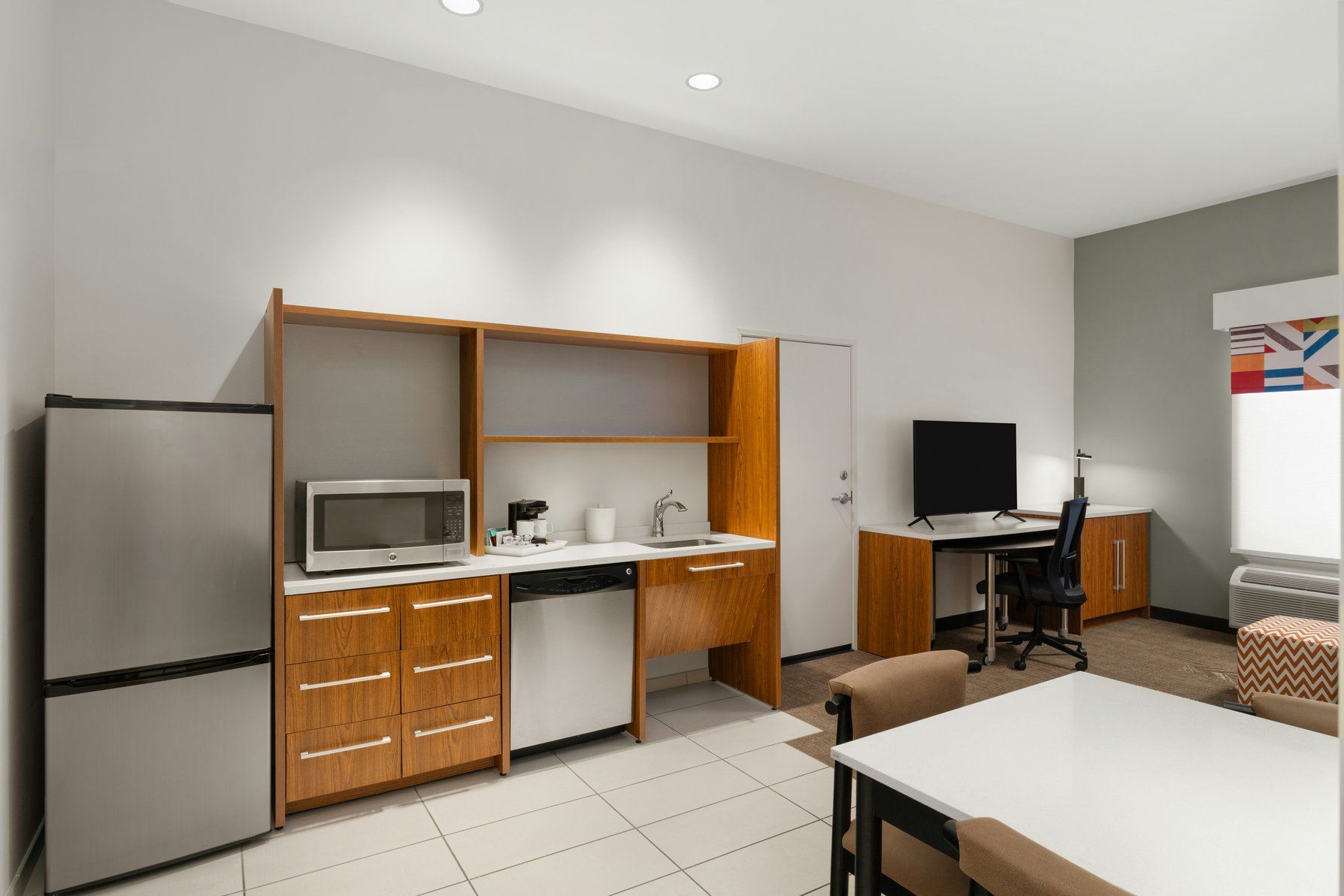 Home2 Suites by Hilton Alexandria Room Type - 1KING ACC TUB STE NONSMOK