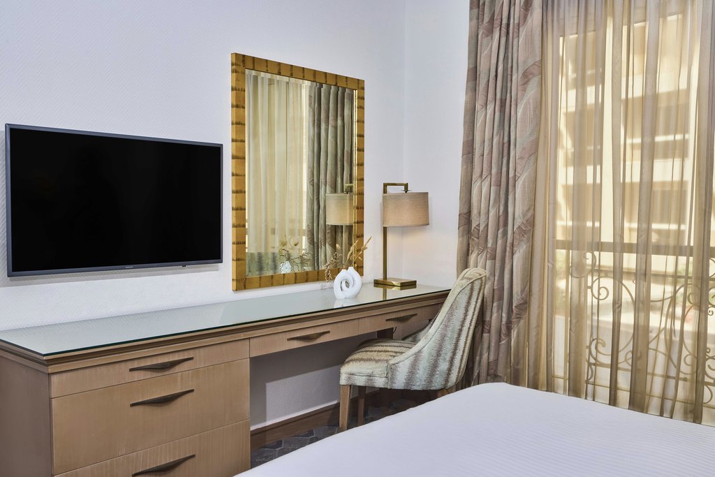 Gefinor Rotana Room Type - 1Bedroom Suite/King Bed/52sqm/WiFi/LCDTV GardenView/Balcony/Living Room/Bath/Safe