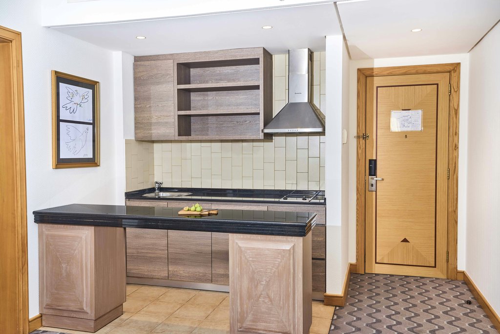 Gefinor Rotana Room Type - 2Bedroom Suite/King and Twin Bed/80sqm/2 Bathrooms/WiFi/LCDTV/Living Room/SafeBox
