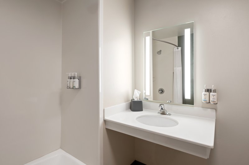 1 King Standard Bath Shower Combination