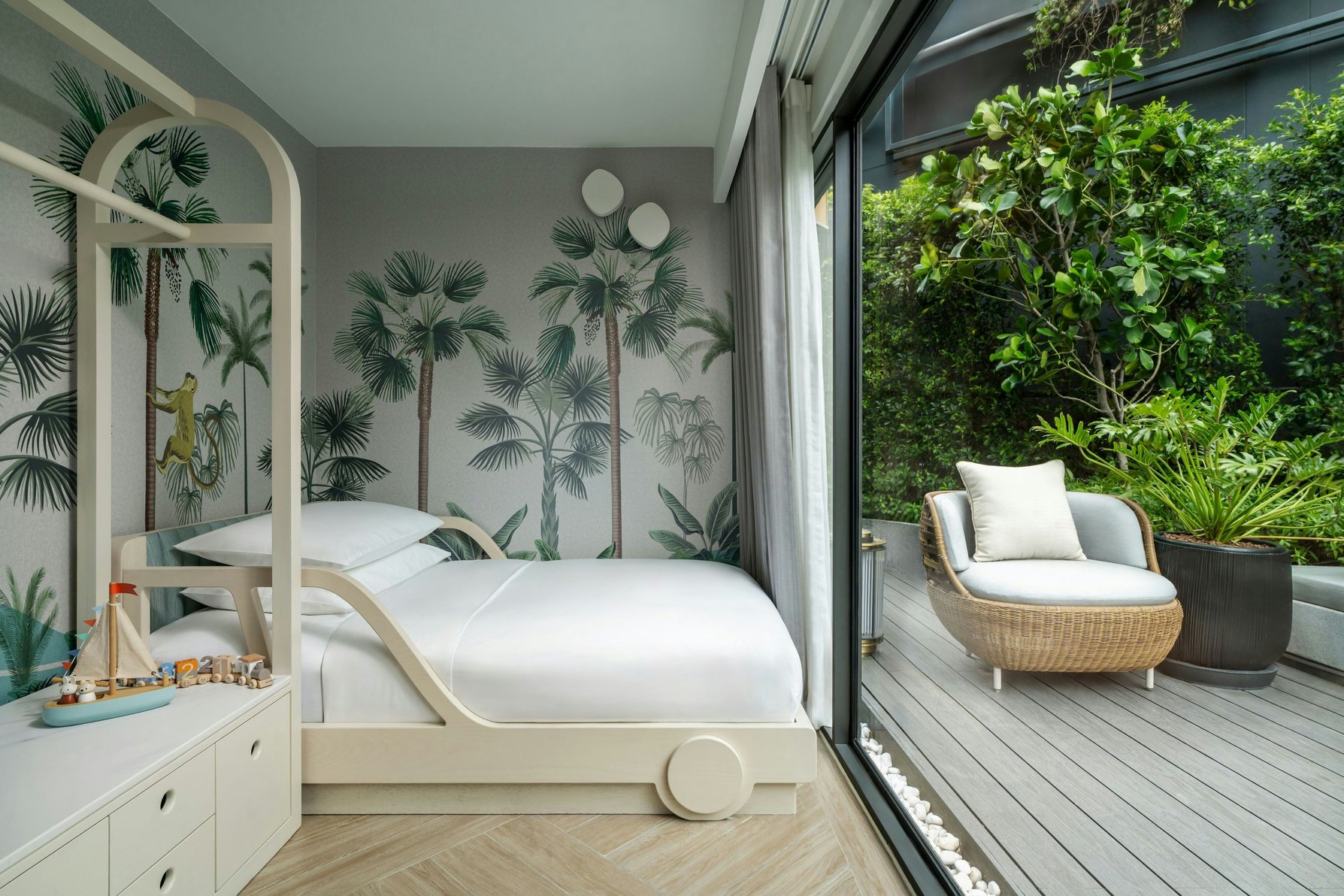Pattaya Marriott Resort and Spa Room Type - Sugar Palm Suite, 1 Bedroom Suite, 1 King