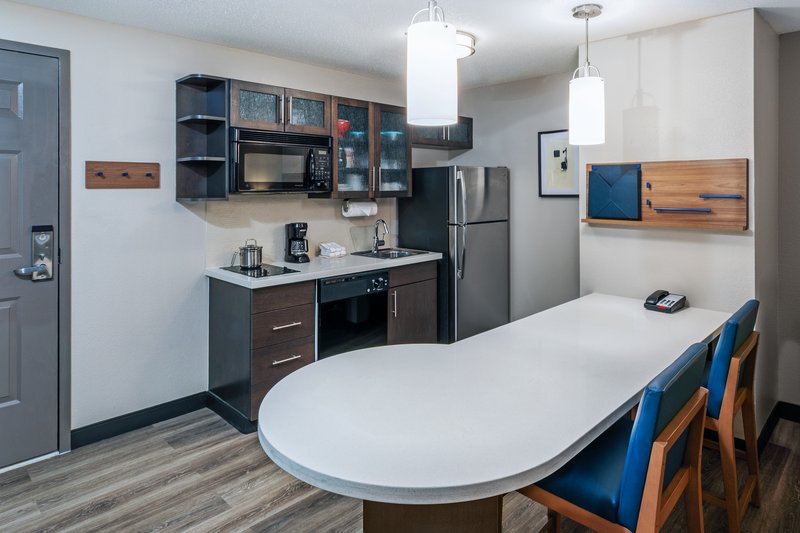 Candlewood Suites Topeka