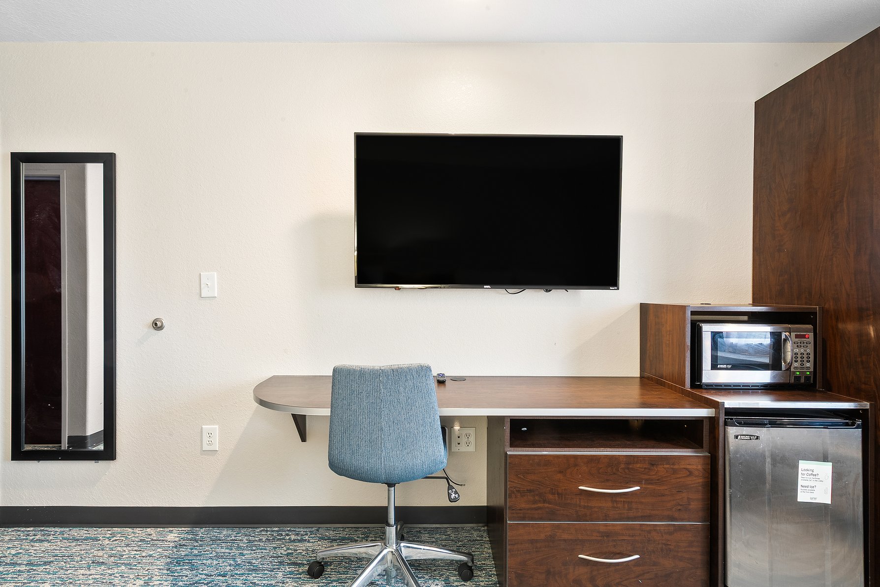 Microtel Inn & Suites by Wyndham Gonzales TX Room Type - 2 Queen Standard Mobility Accessible Tub