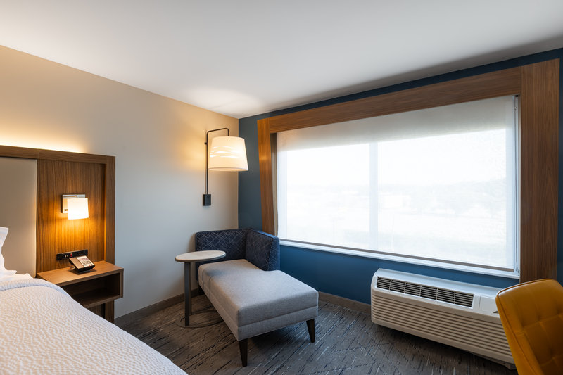 Holiday Inn Express and Suites Greenwood North