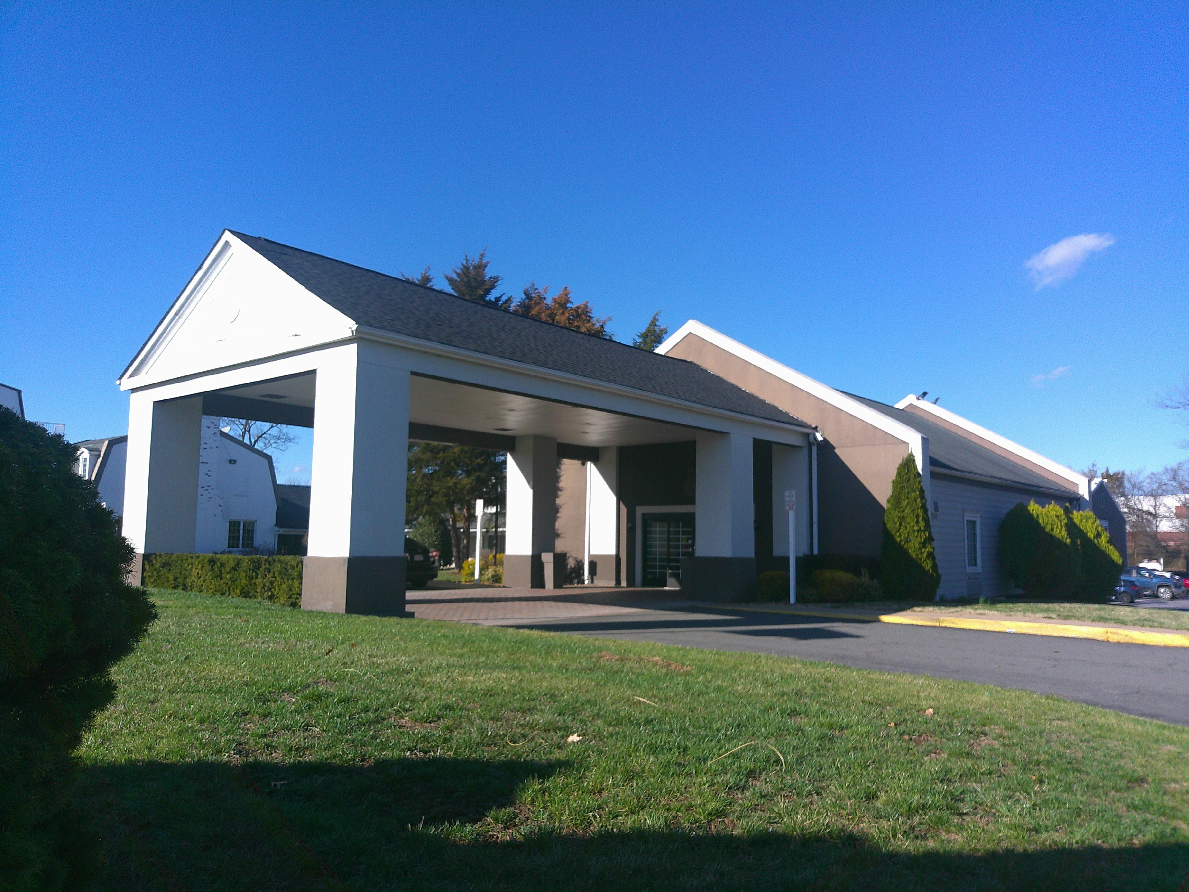 HomeTowne Studios Leesburg