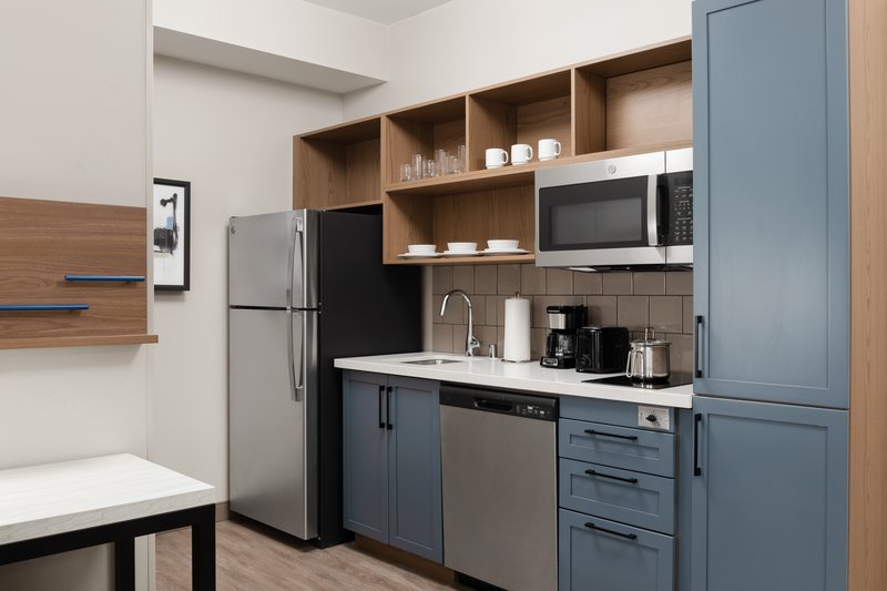 Candlewood Suites Anchorage – Midtown