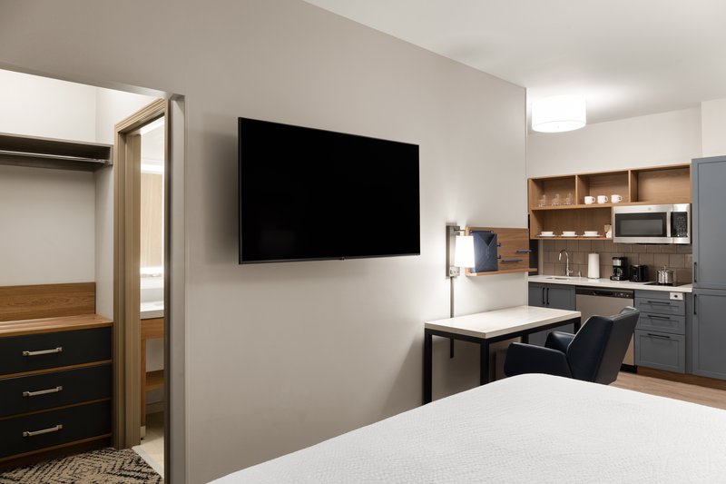 Candlewood Suites Anchorage – Midtown