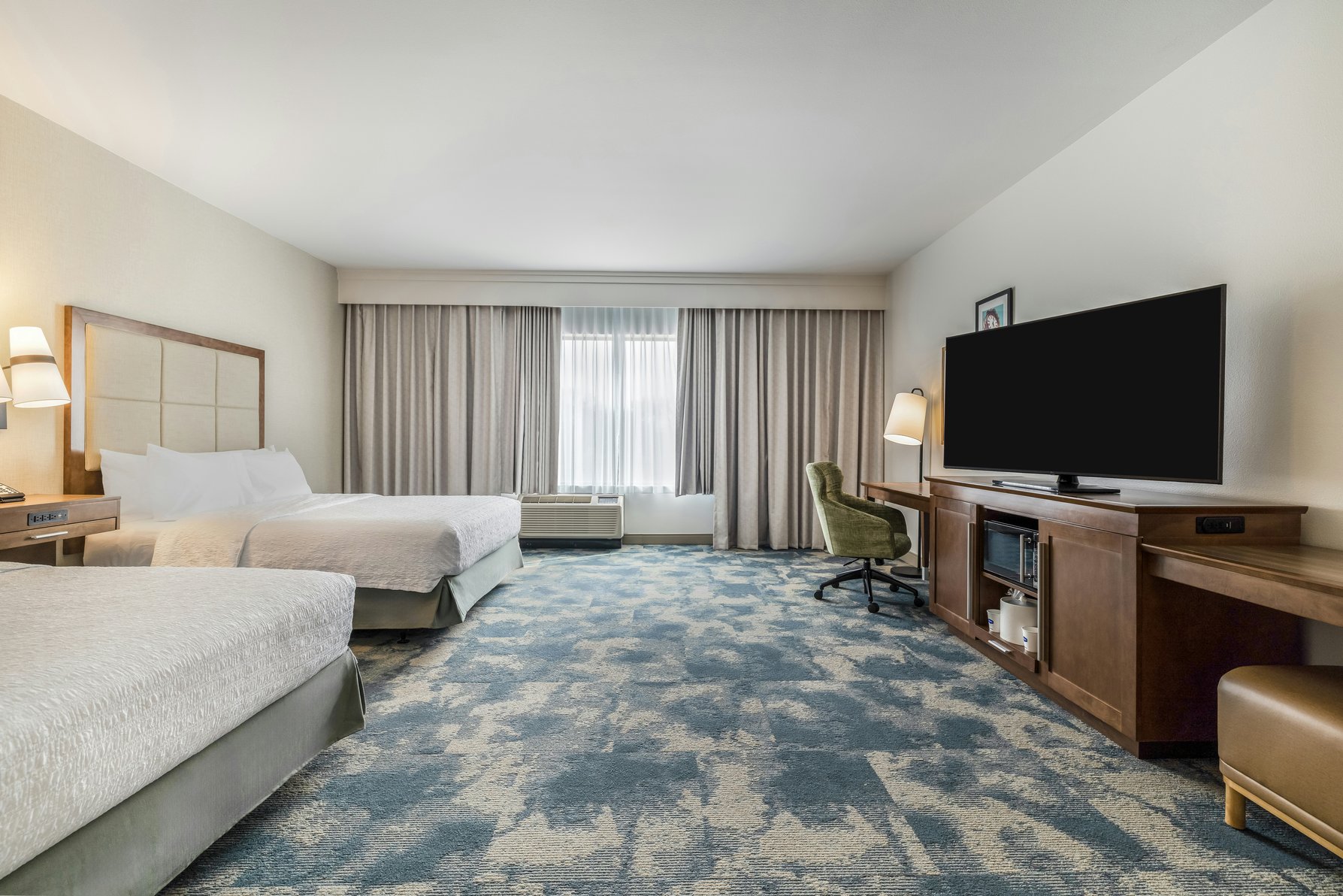 Hampton Inn & Suites by Hilton Dallas/Plano-East Room Type - 2 QNS ACCESSIBLE W TUB NS