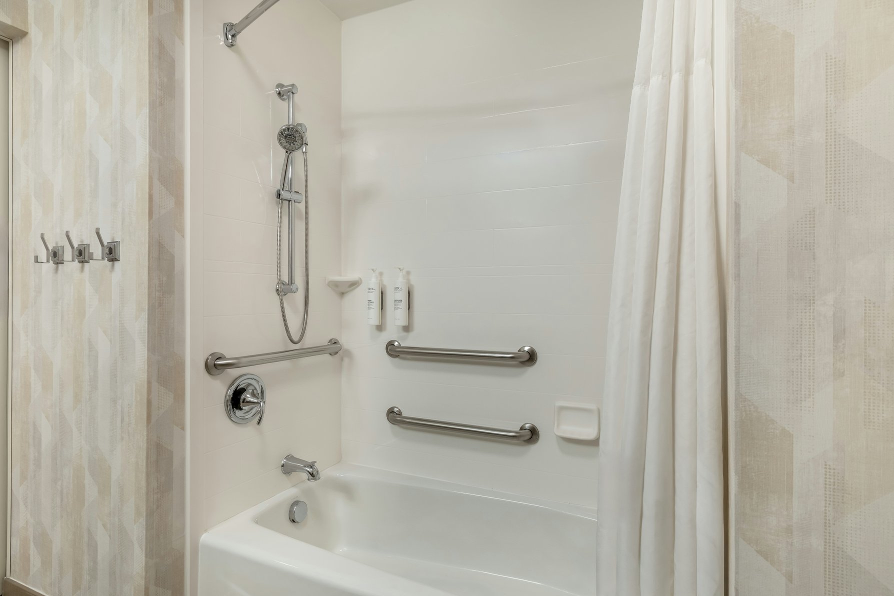 Hampton Inn & Suites by Hilton Dallas/Plano-East Room Type - 1 KNG ACC TUB SOFABED NS
