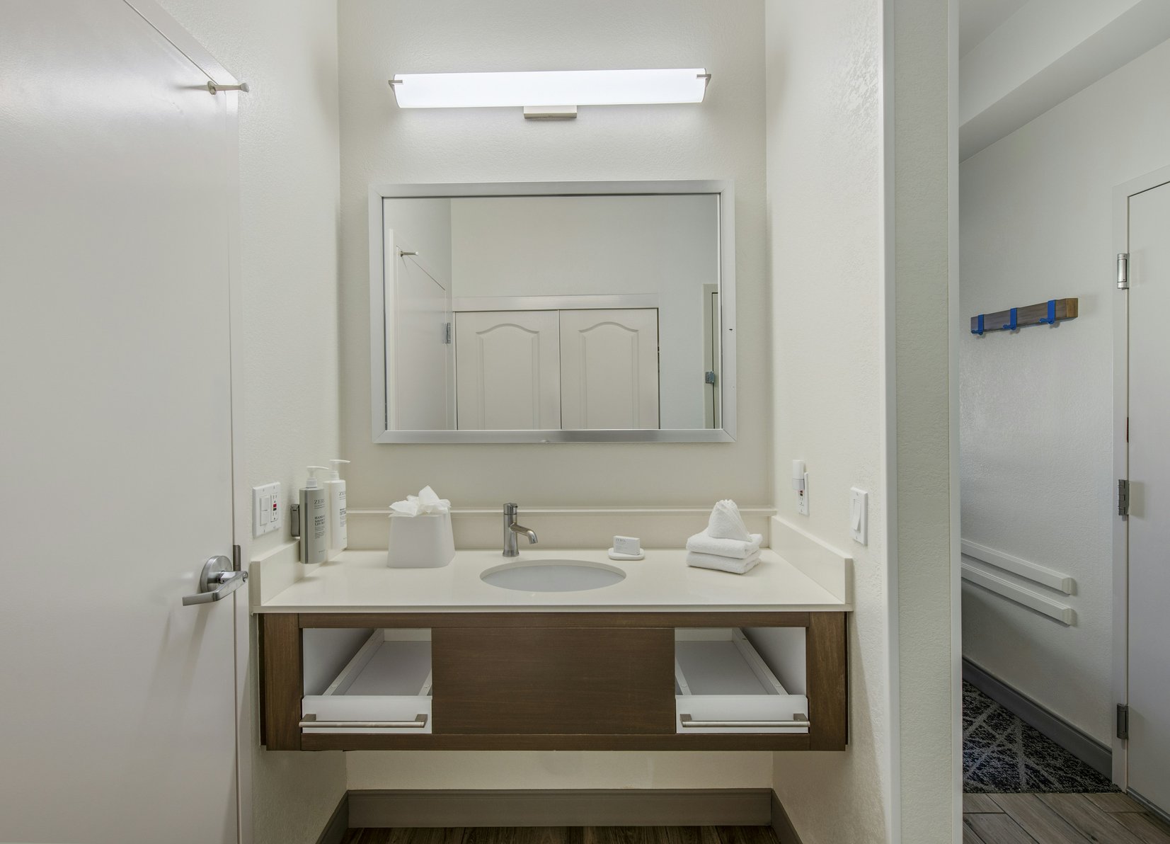 Hampton Inn Channel Islands Harbor/Oxnard Room Type - 2 QUEEN BEDS FIRST FLOOR