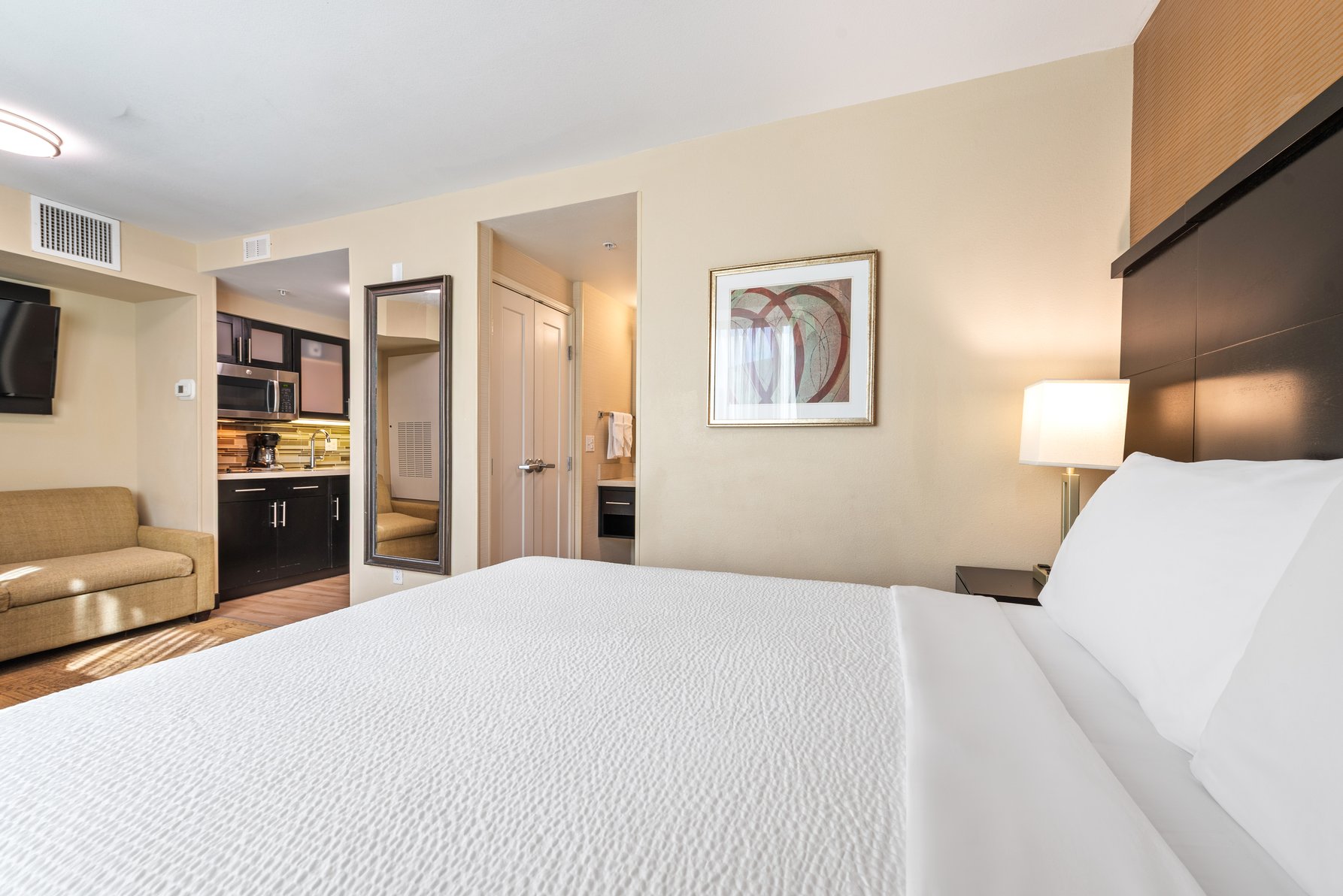 Staybridge Suites DENVER DOWNTOWN, an IHG hotel Room Type - Studio Suite