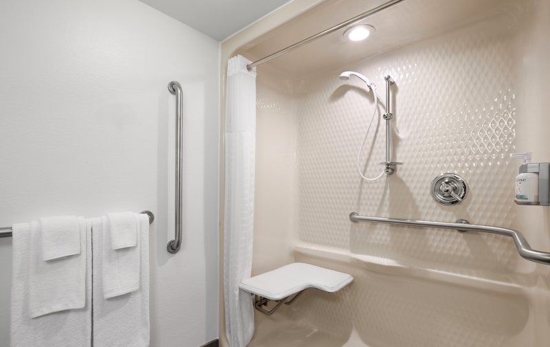 Candlewood Suites Bedford – Fort Worth