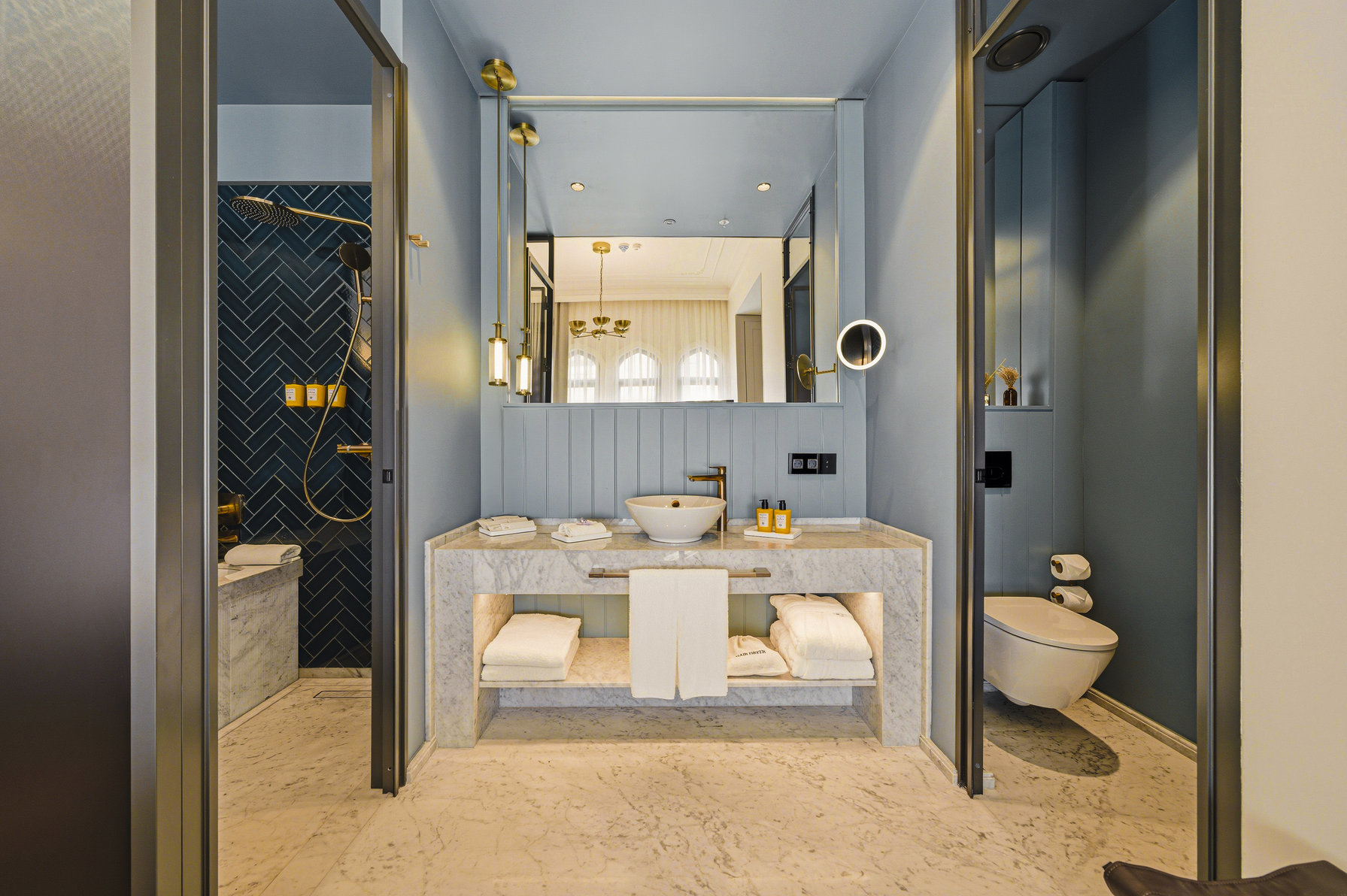 Vignette Collection L'UNION HAN ISTANBUL by IHG Room Type - 1 King Suite Living Area Single Sofa Separate Bath