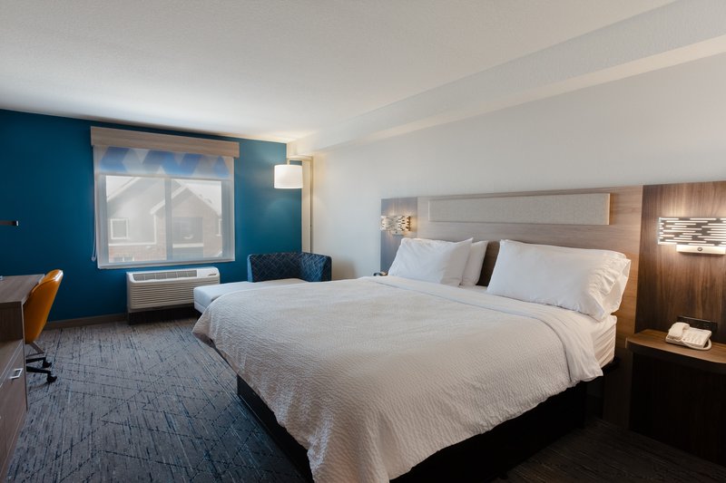 1 KING BED LEISURE NONSMOKING