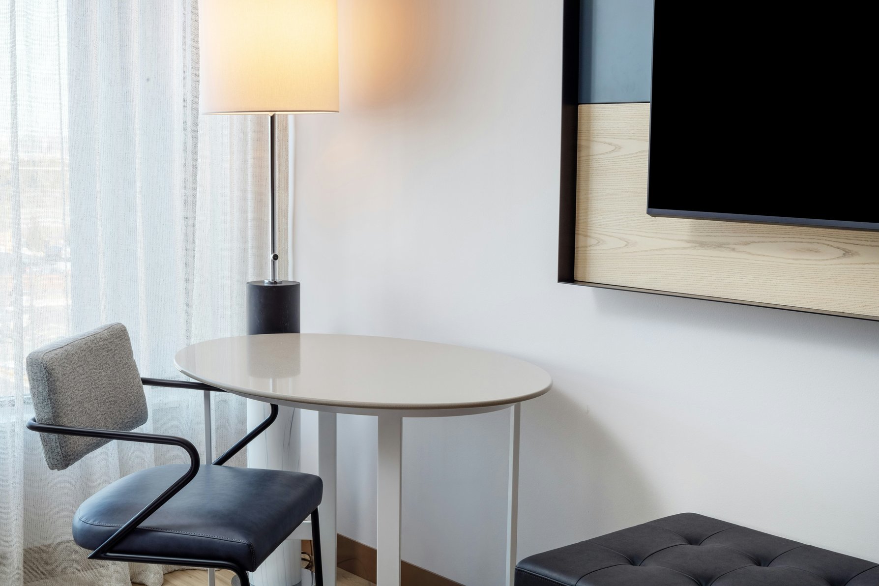 Tempo by Hilton Manassas Room Type - 1 KING BED