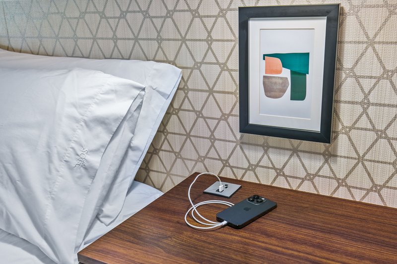 HOLIDAY INN EXPRESS LUCEDALE